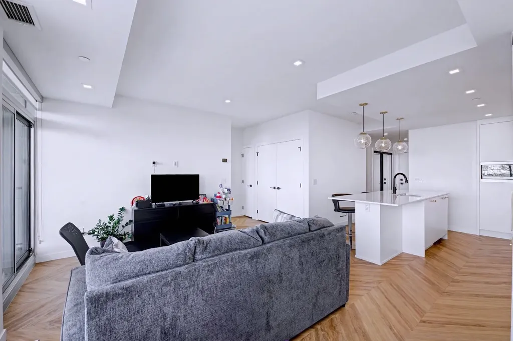 8505 Broadcast Avenue SW Calgary AB T3H 6B5