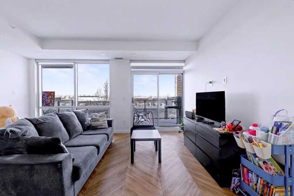 8505 Broadcast Avenue SW Calgary AB T3H 6B5