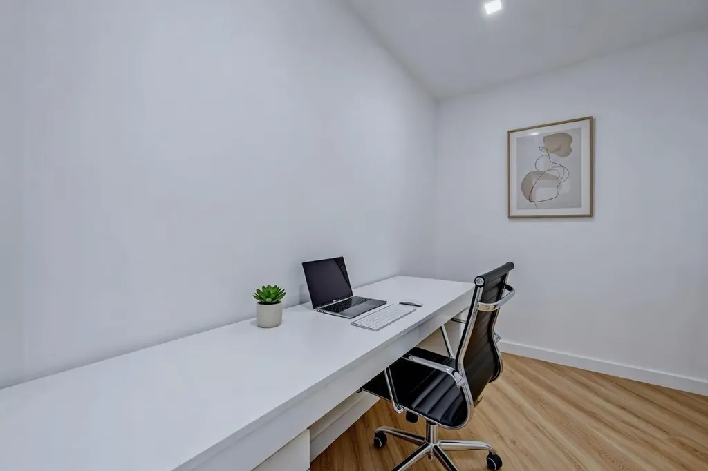8505 Broadcast Avenue SW Calgary AB T3H 6B5