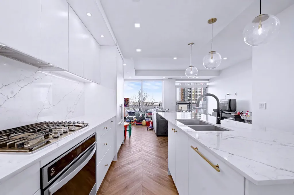 8505 Broadcast Avenue SW Calgary AB T3H 6B5