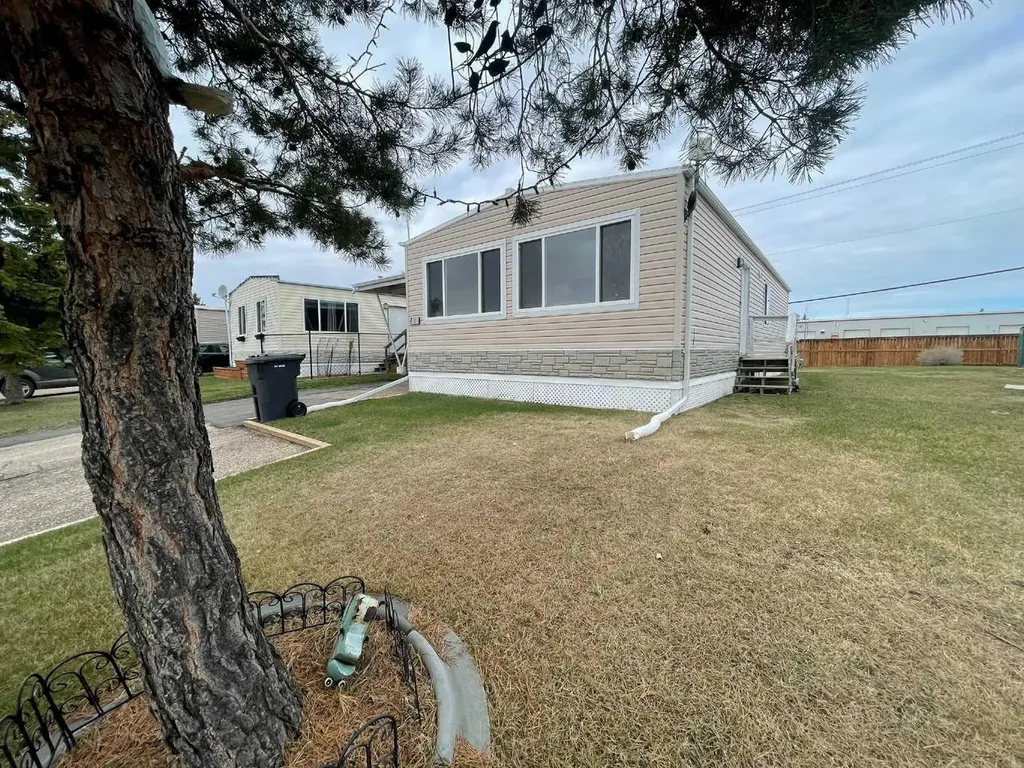 5308 57 Street Lloydminster AB T9V2A3