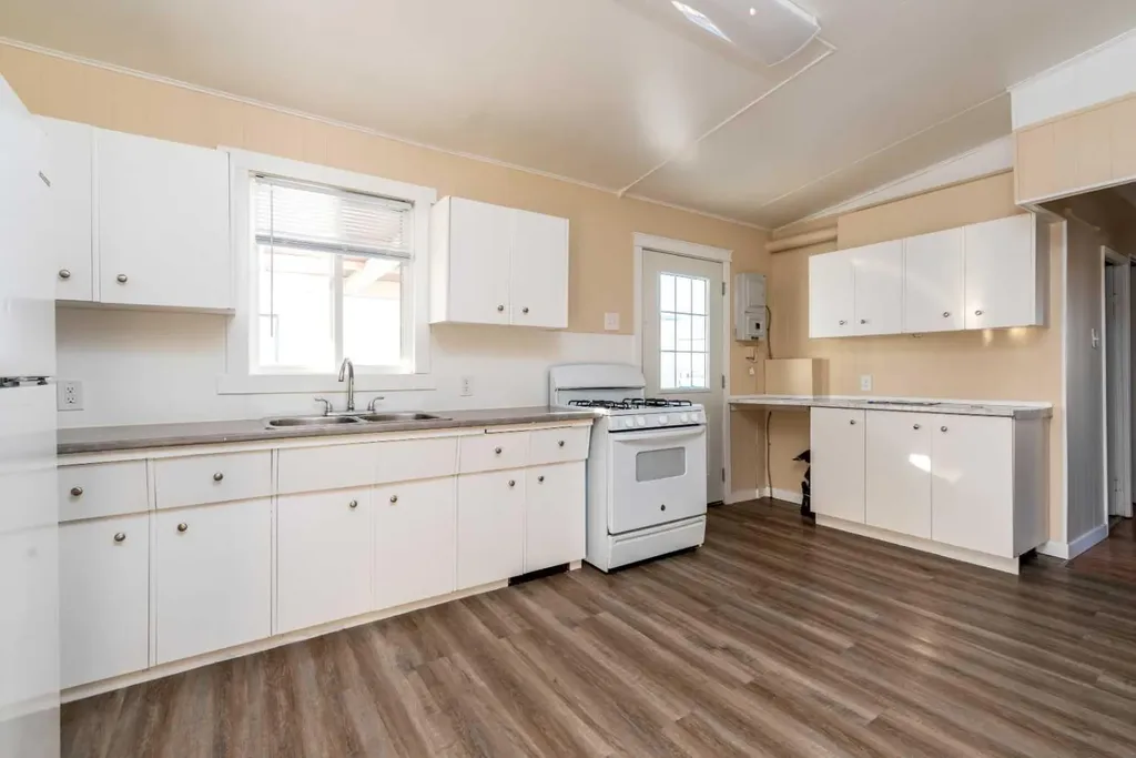 5308 57 Street Lloydminster AB T9V2A3