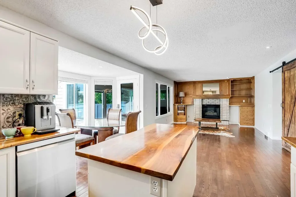 73 Riverview Close SE Calgary AB T2C4C5