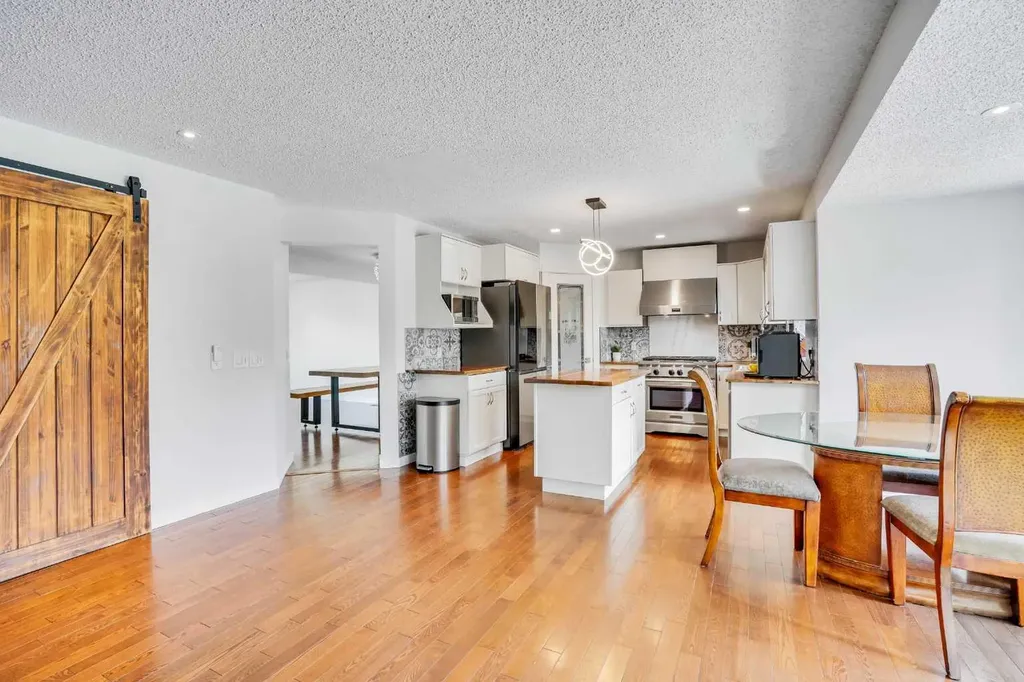 73 Riverview Close SE Calgary AB T2C4C5