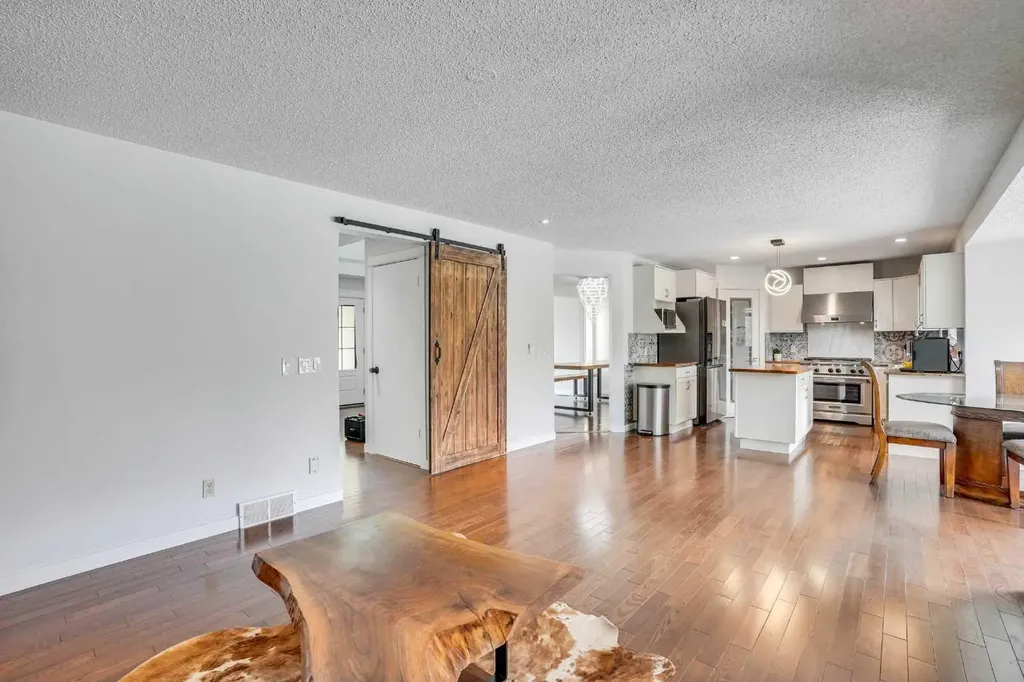 73 Riverview Close SE Calgary AB T2C4C5