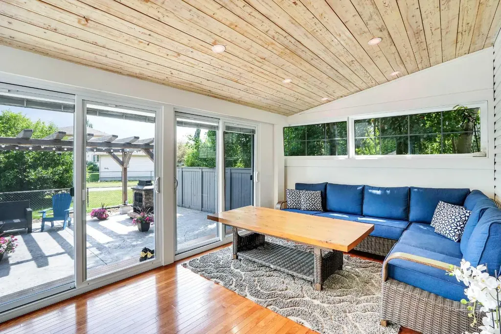 73 Riverview Close SE Calgary AB T2C4C5