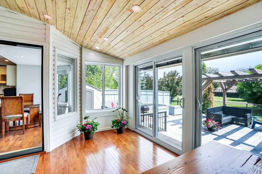 73 Riverview Close SE Calgary AB T2C4C5
