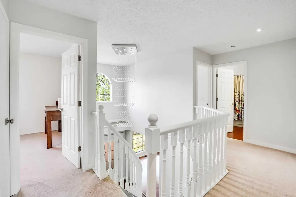 73 Riverview Close SE Calgary AB T2C4C5
