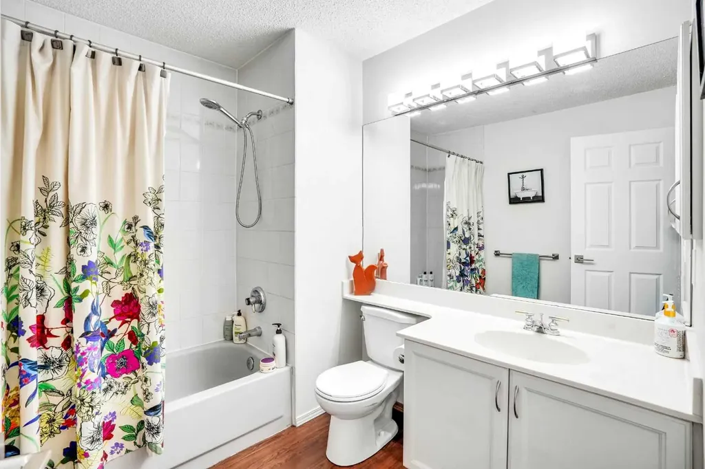 73 Riverview Close SE Calgary AB T2C4C5