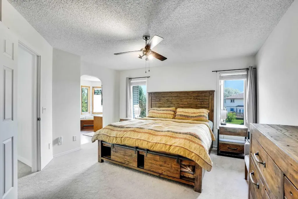 73 Riverview Close SE Calgary AB T2C4C5