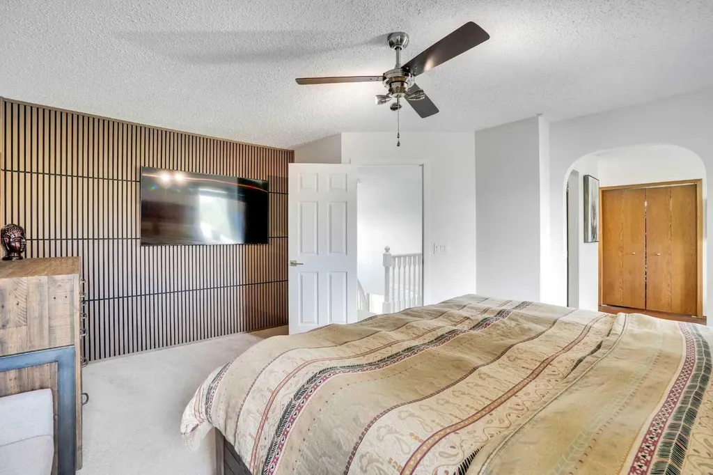73 Riverview Close SE Calgary AB T2C4C5