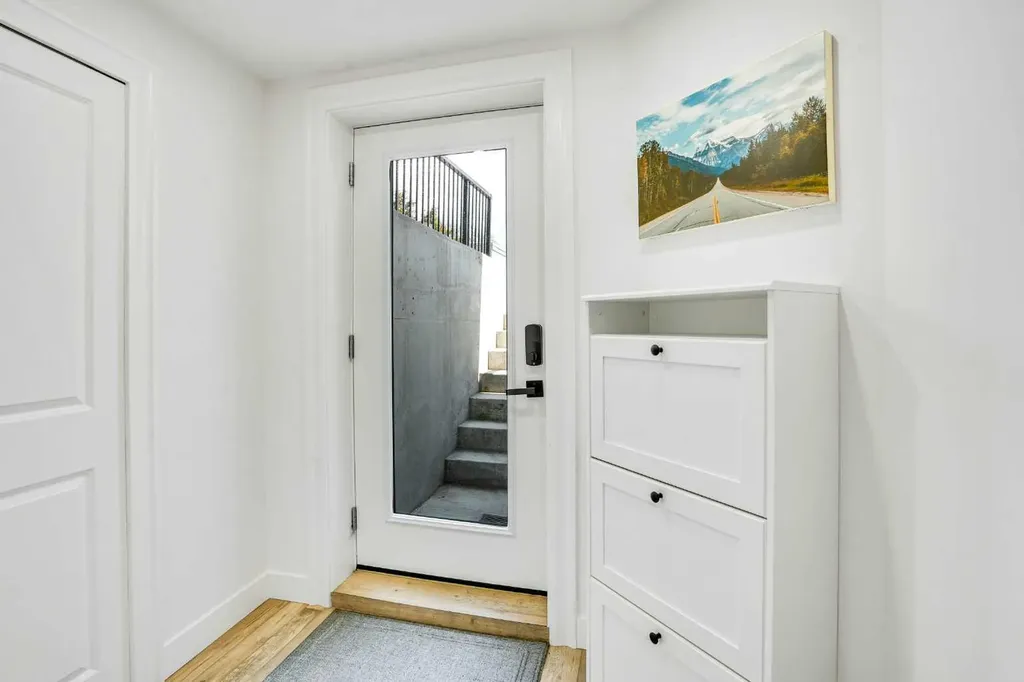 73 Riverview Close SE Calgary AB T2C4C5