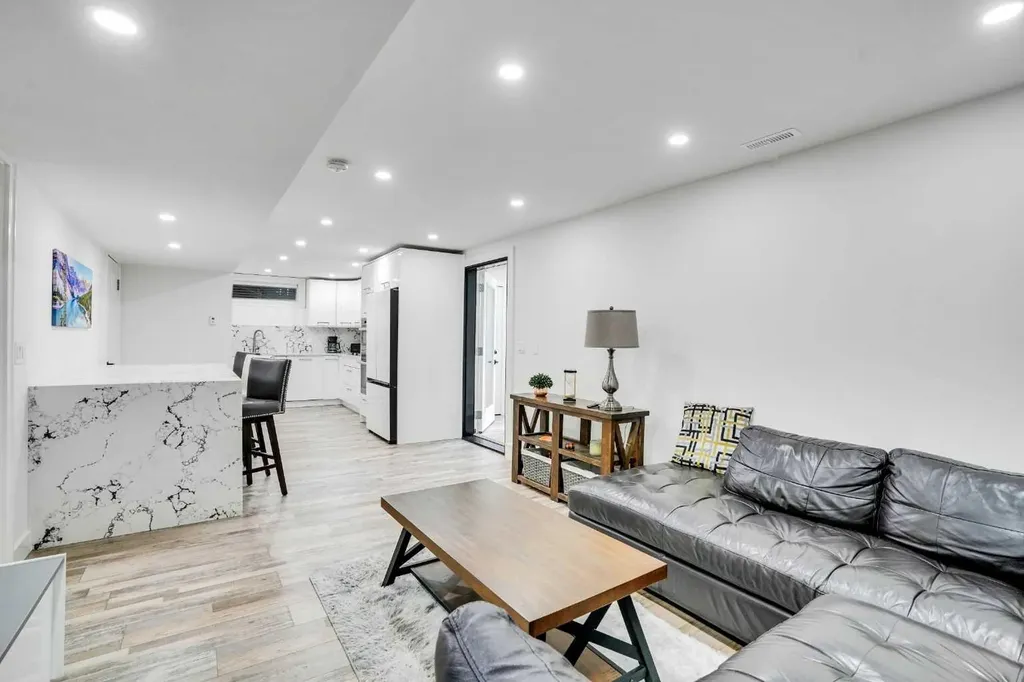 73 Riverview Close SE Calgary AB T2C4C5