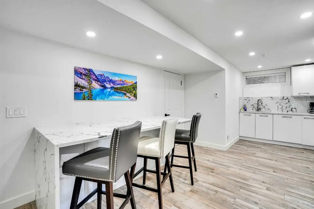 73 Riverview Close SE Calgary AB T2C4C5