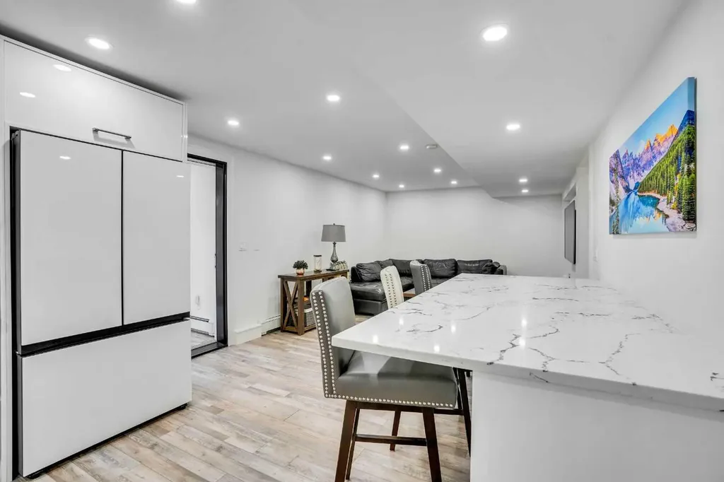 73 Riverview Close SE Calgary AB T2C4C5