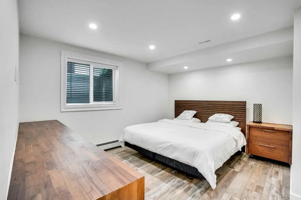 73 Riverview Close SE Calgary AB T2C4C5