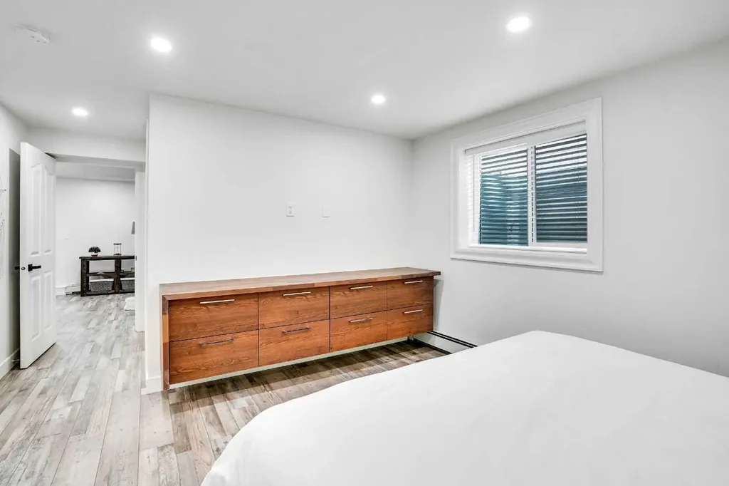 73 Riverview Close SE Calgary AB T2C4C5