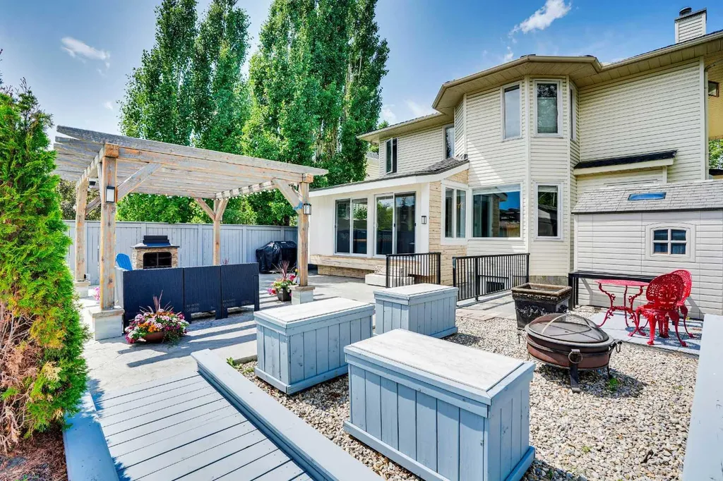 73 Riverview Close SE Calgary AB T2C4C5