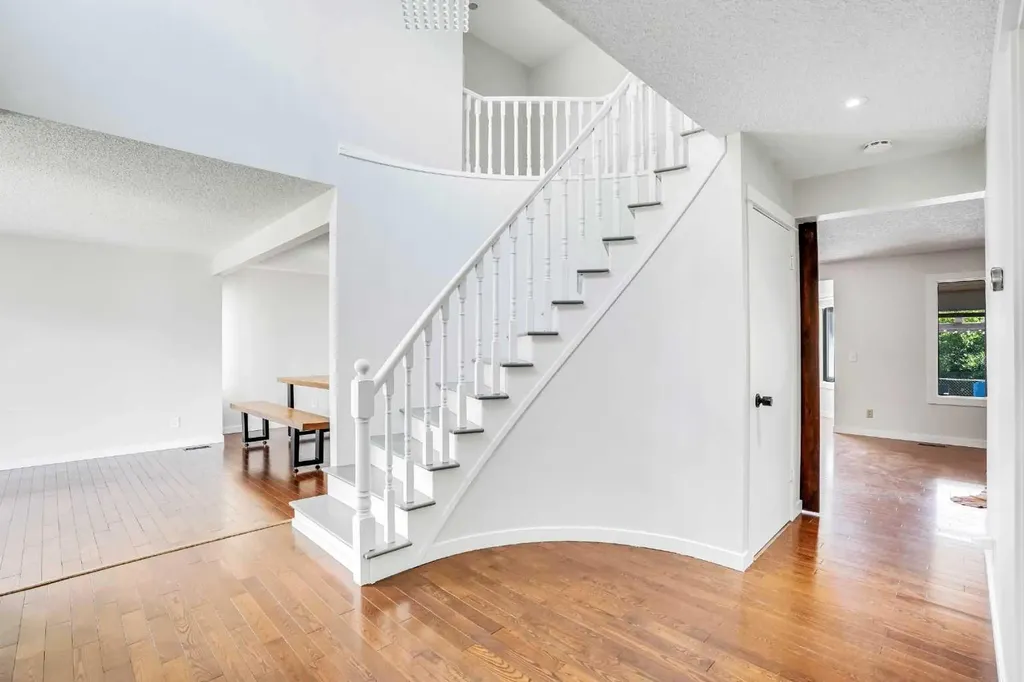 73 Riverview Close SE Calgary AB T2C4C5