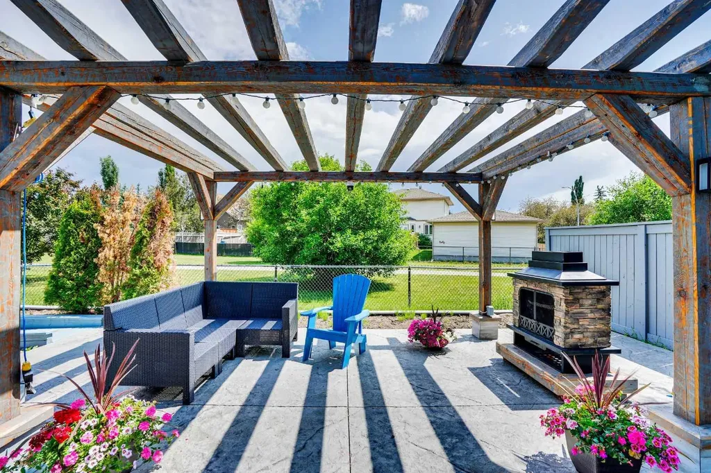 73 Riverview Close SE Calgary AB T2C4C5