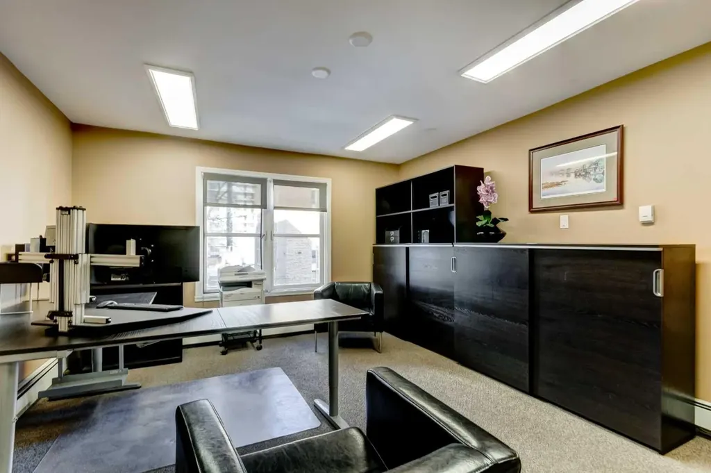 1411 2 Street SW Calgary AB T2R 0W7
