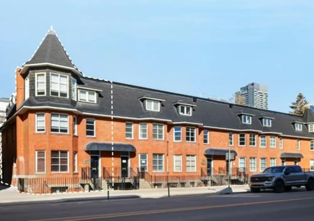 1411 2 Street SW Calgary AB T2R 0W7