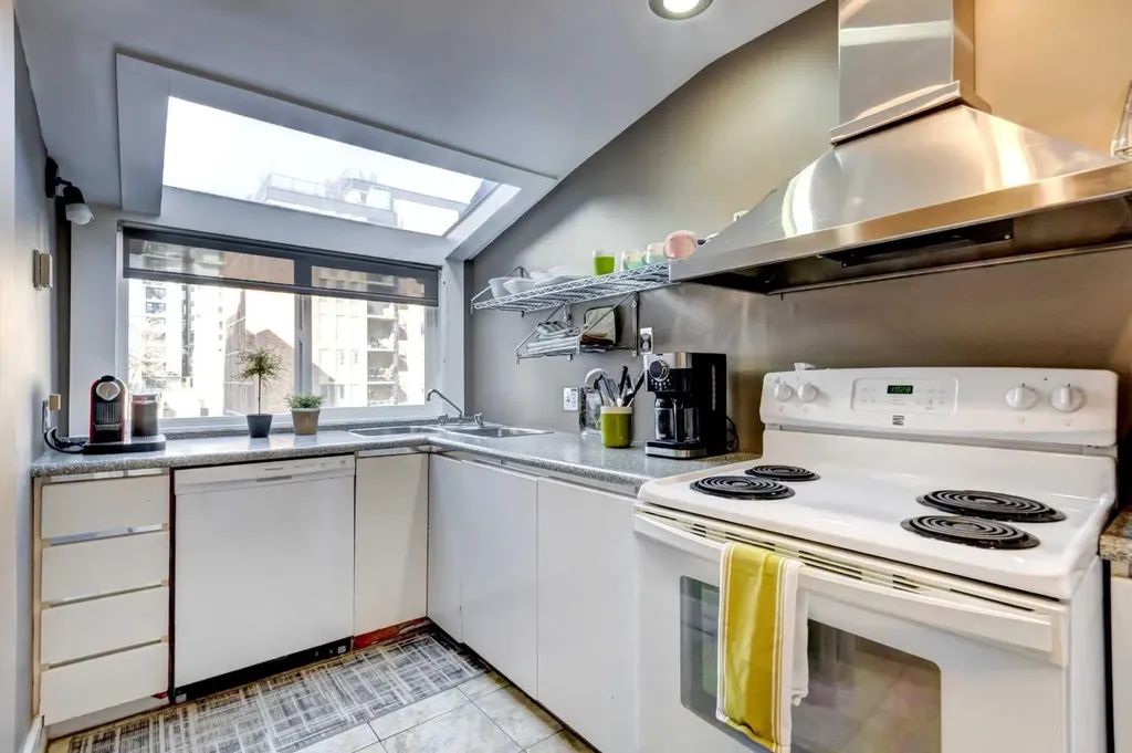 1411 2 Street SW Calgary AB T2R 0W7