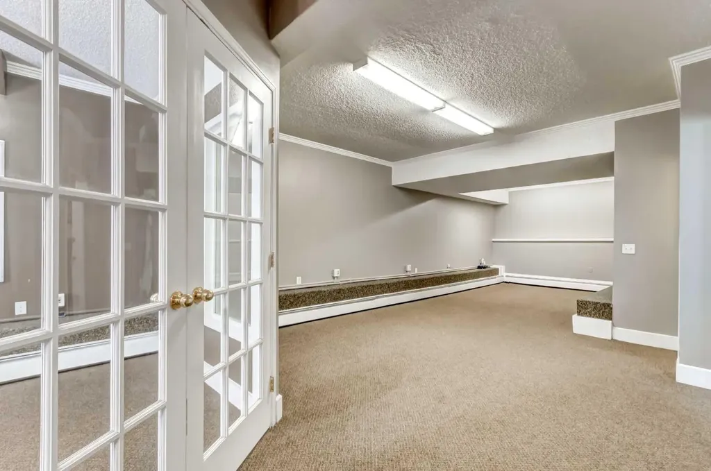 1411 2 Street SW Calgary AB T2R 0W7