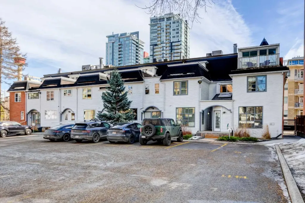 1411 2 Street SW Calgary AB T2R 0W7