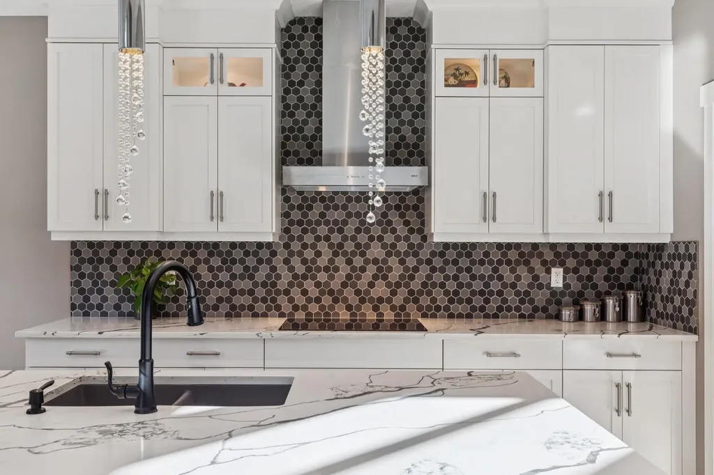 11 Aspen Vista Way SW Calgary AB T3H 0Y7