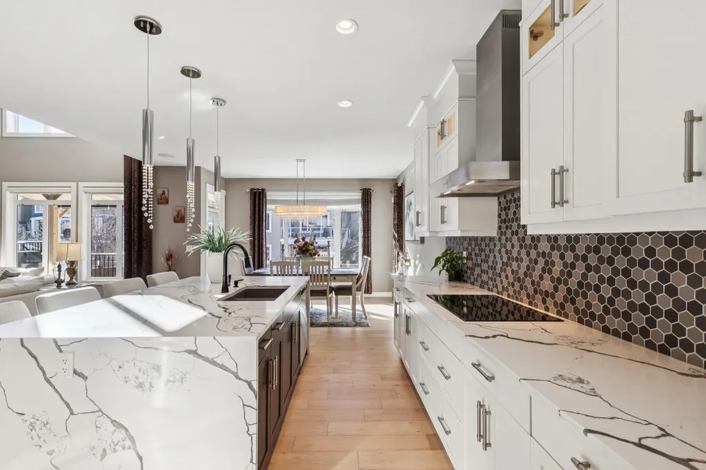 11 Aspen Vista Way SW Calgary AB T3H 0Y7