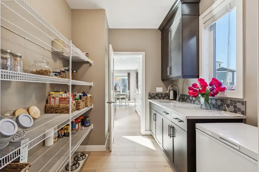 11 Aspen Vista Way SW Calgary AB T3H 0Y7