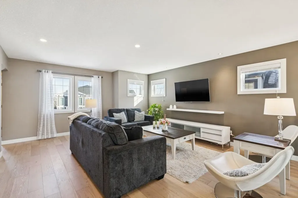 11 Aspen Vista Way SW Calgary AB T3H 0Y7