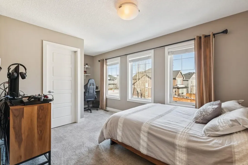 11 Aspen Vista Way SW Calgary AB T3H 0Y7