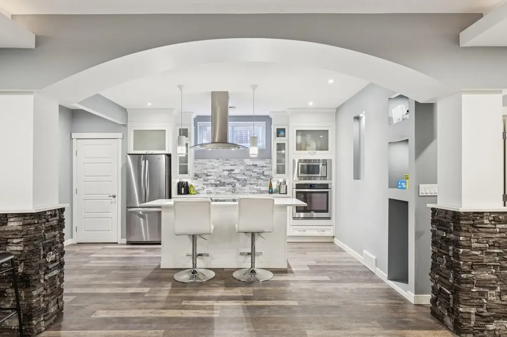 11 Aspen Vista Way SW Calgary AB T3H 0Y7