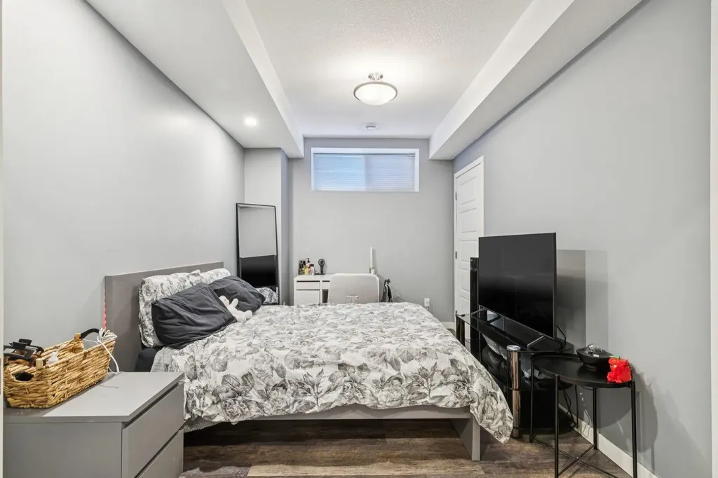 11 Aspen Vista Way SW Calgary AB T3H 0Y7