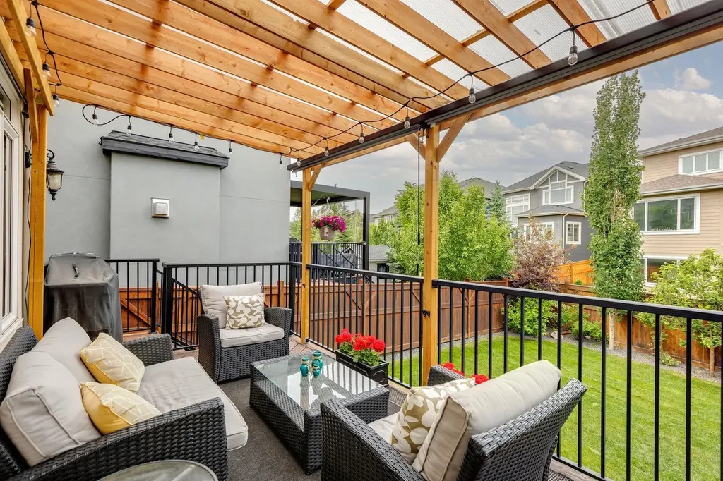 11 Aspen Vista Way SW Calgary AB T3H 0Y7