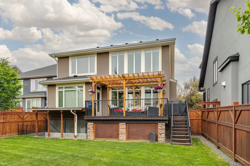 11 Aspen Vista Way SW Calgary AB T3H 0Y7
