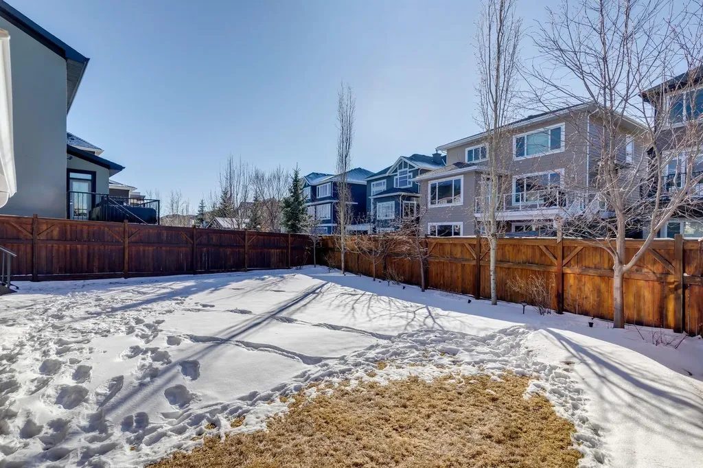 11 Aspen Vista Way SW Calgary AB T3H 0Y7