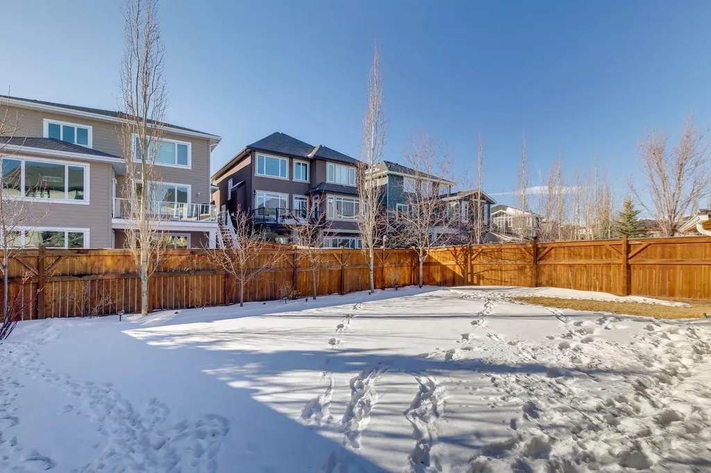 11 Aspen Vista Way SW Calgary AB T3H 0Y7