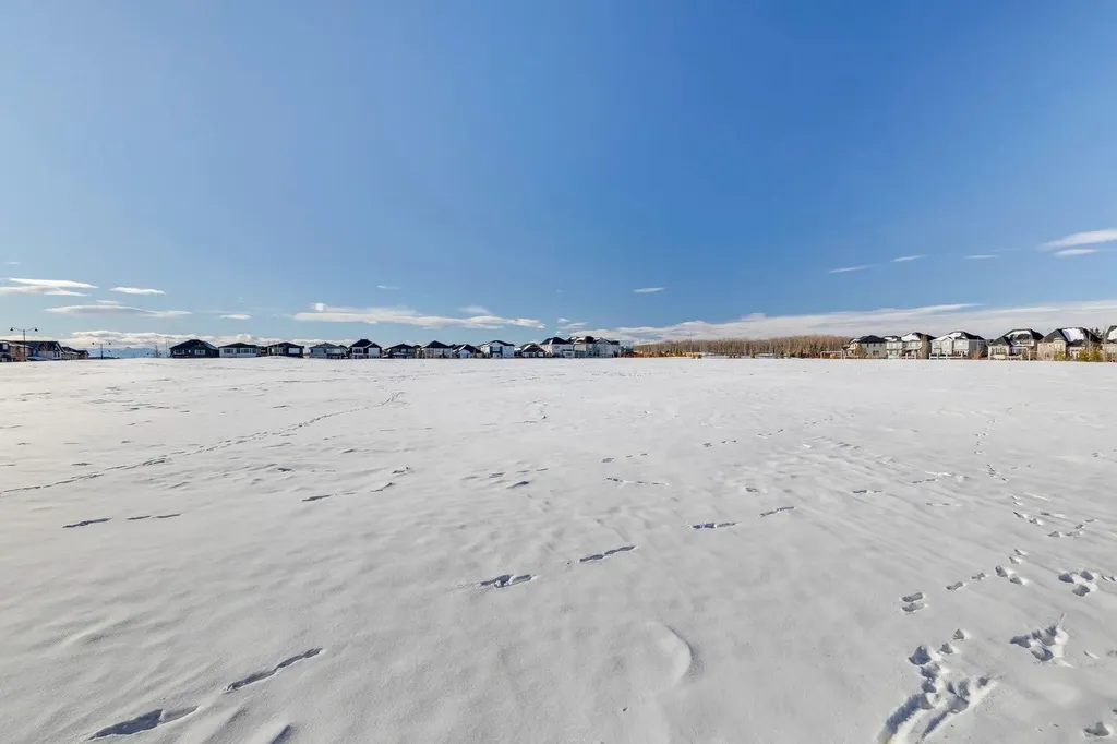 11 Aspen Vista Way SW Calgary AB T3H 0Y7