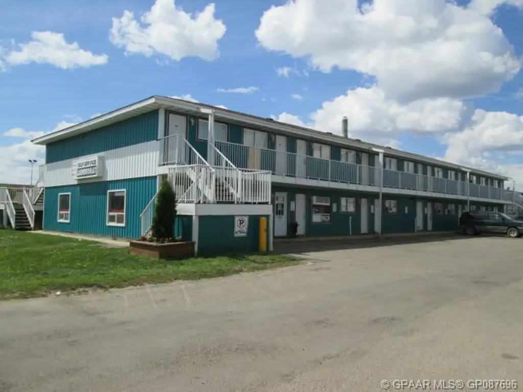 12002 & 12010 100 Street Grande Prairie AB T8V 4H5