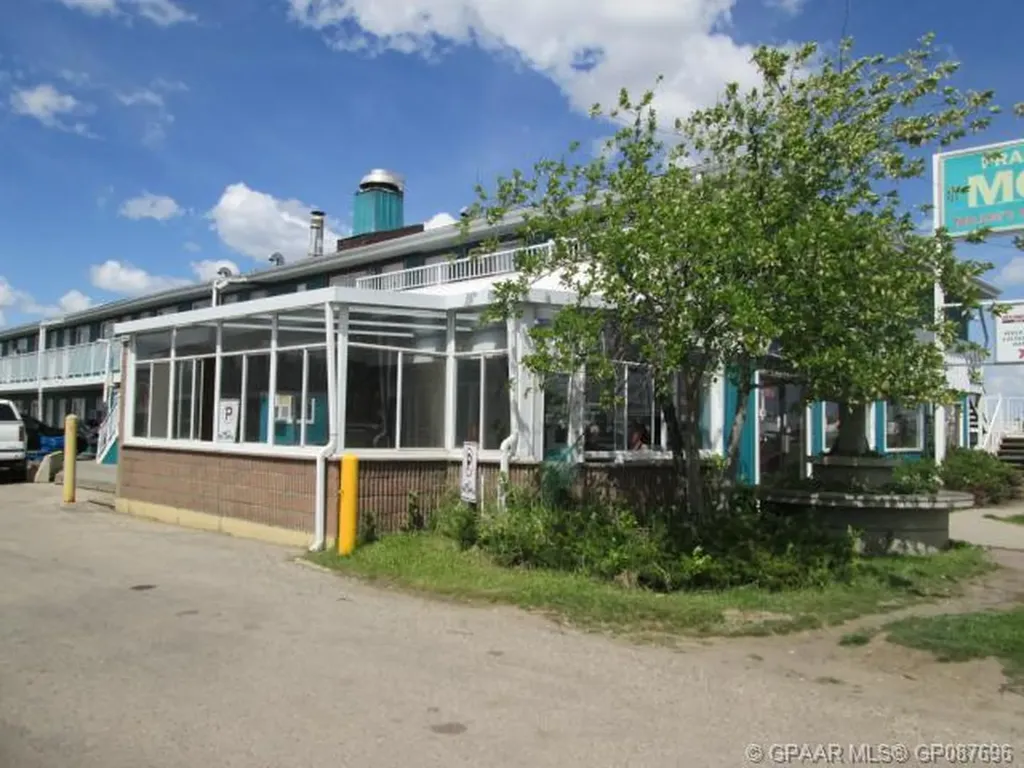 12002 & 12010 100 Street Grande Prairie AB T8V 4H5