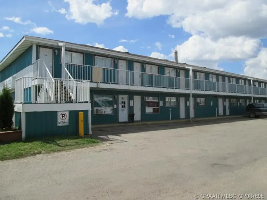 12002 & 12010 100 Street Grande Prairie AB T8V 4H5