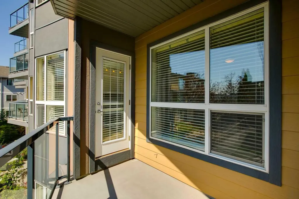 2420 34 Avenue SW Calgary AB T2T 2C8
