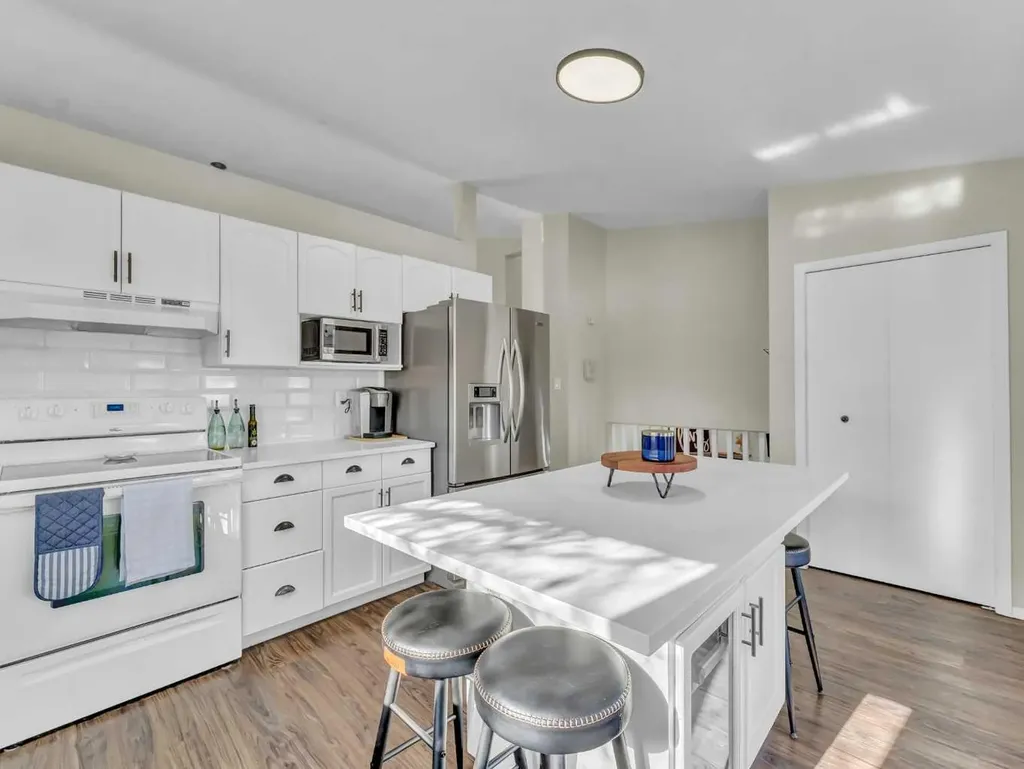 32 Upland Crescent Brooks AB T1R 0P5
