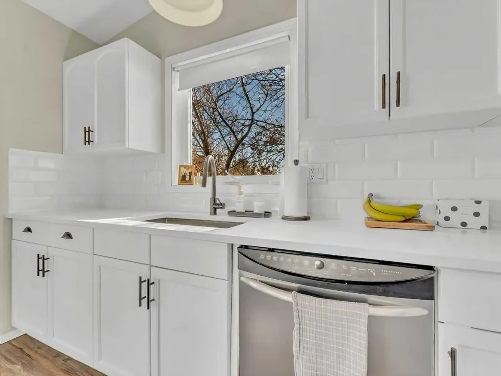 32 Upland Crescent Brooks AB T1R 0P5