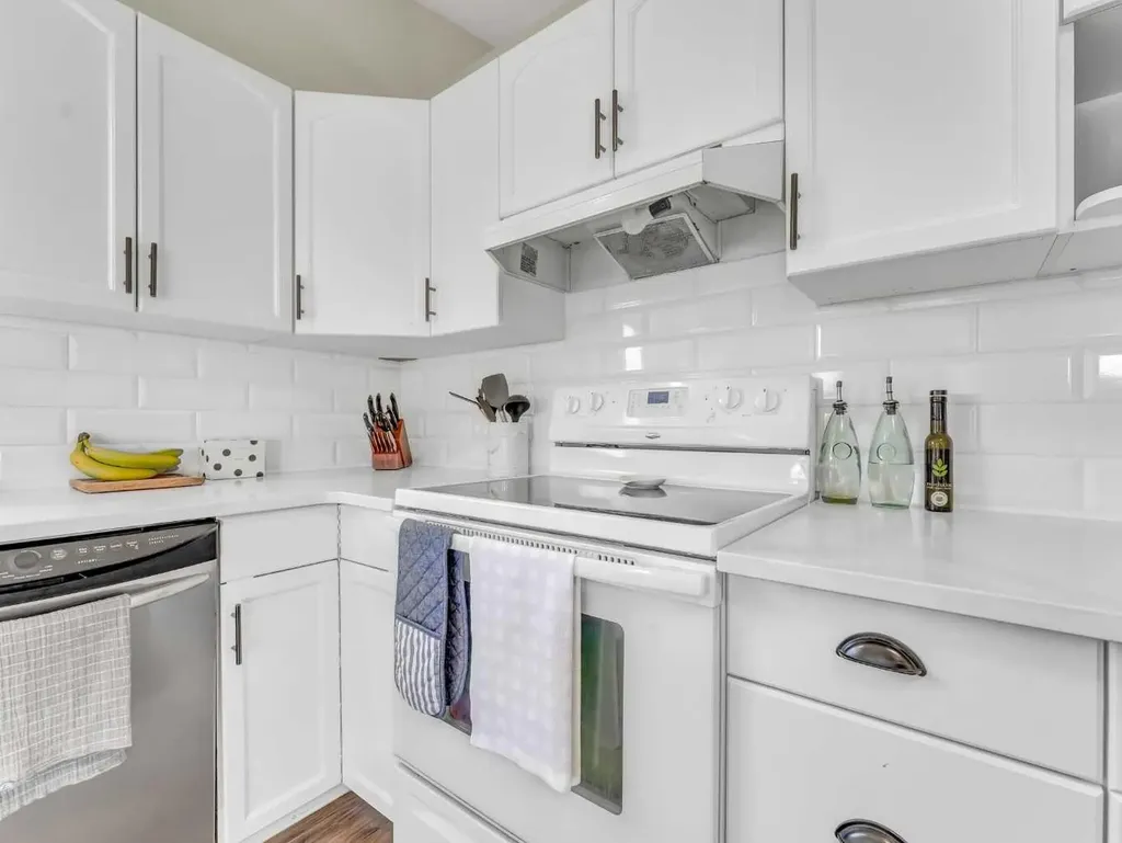 32 Upland Crescent Brooks AB T1R 0P5