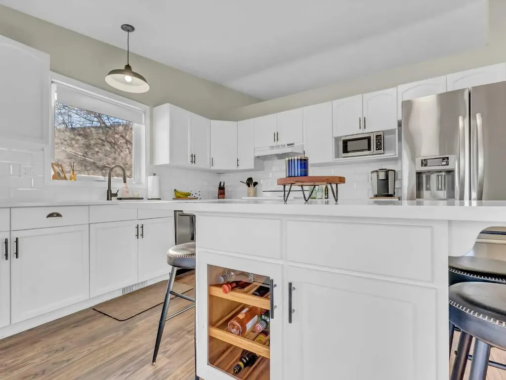 32 Upland Crescent Brooks AB T1R 0P5