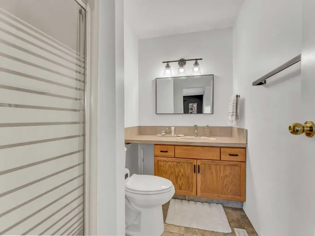 32 Upland Crescent Brooks AB T1R 0P5